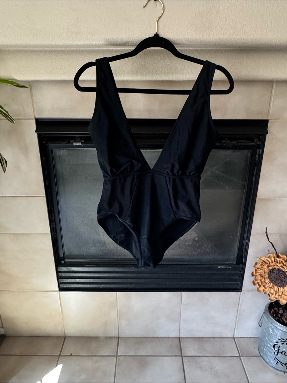 Windsor Black Dress with Branded Neck Tag